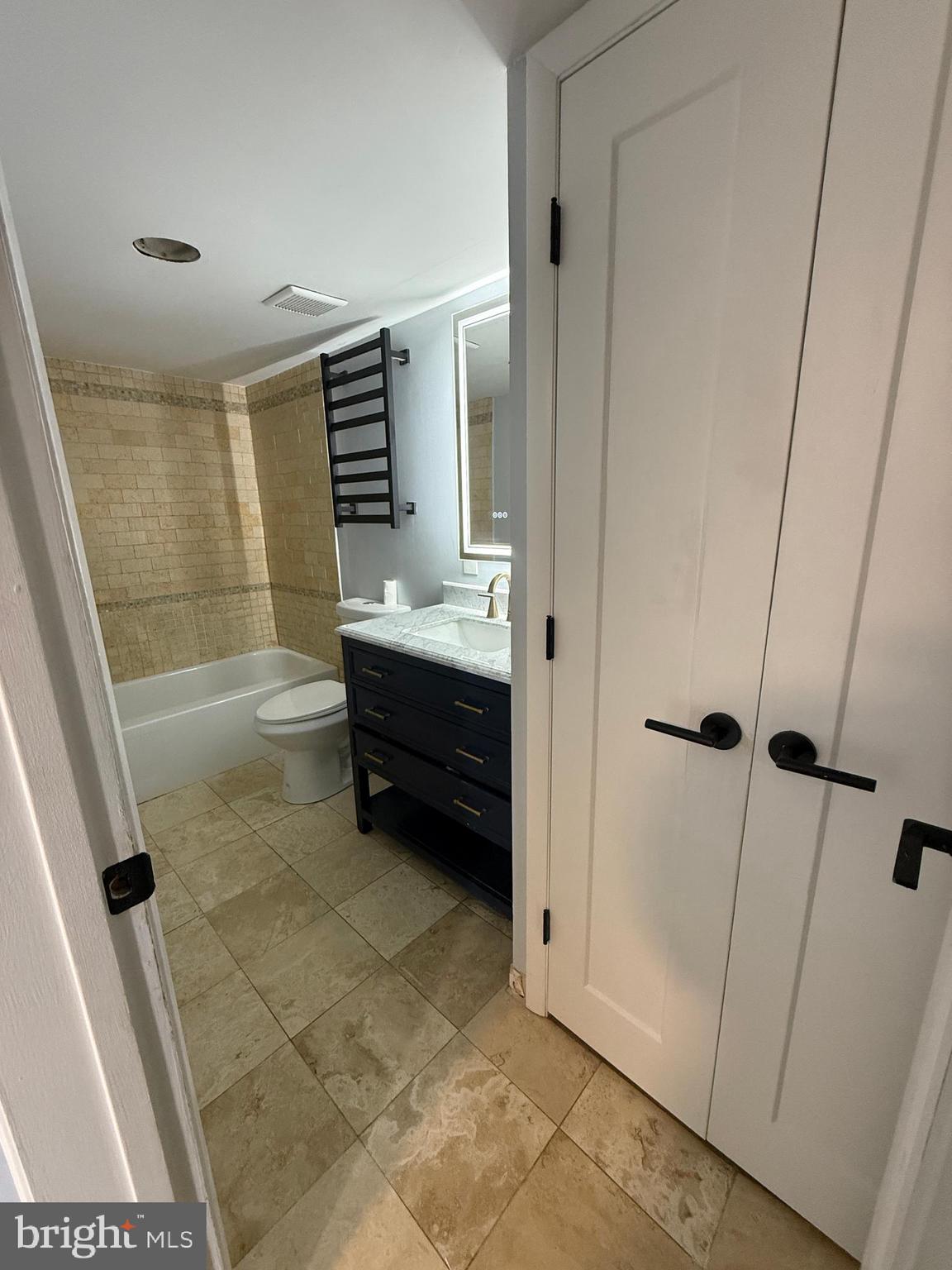 RACQUET CLUB - Residential