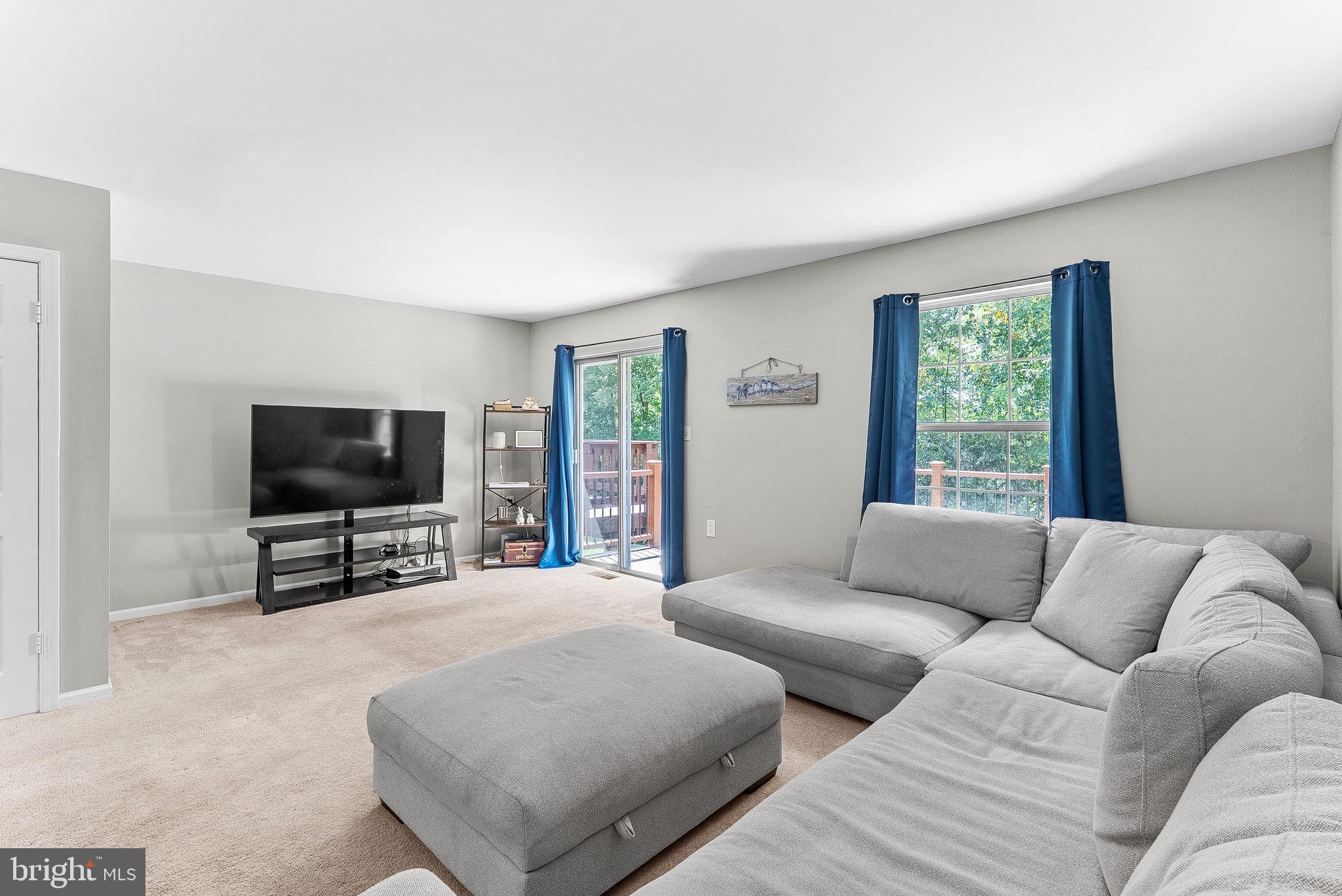 LAKE RIDGE - Residential