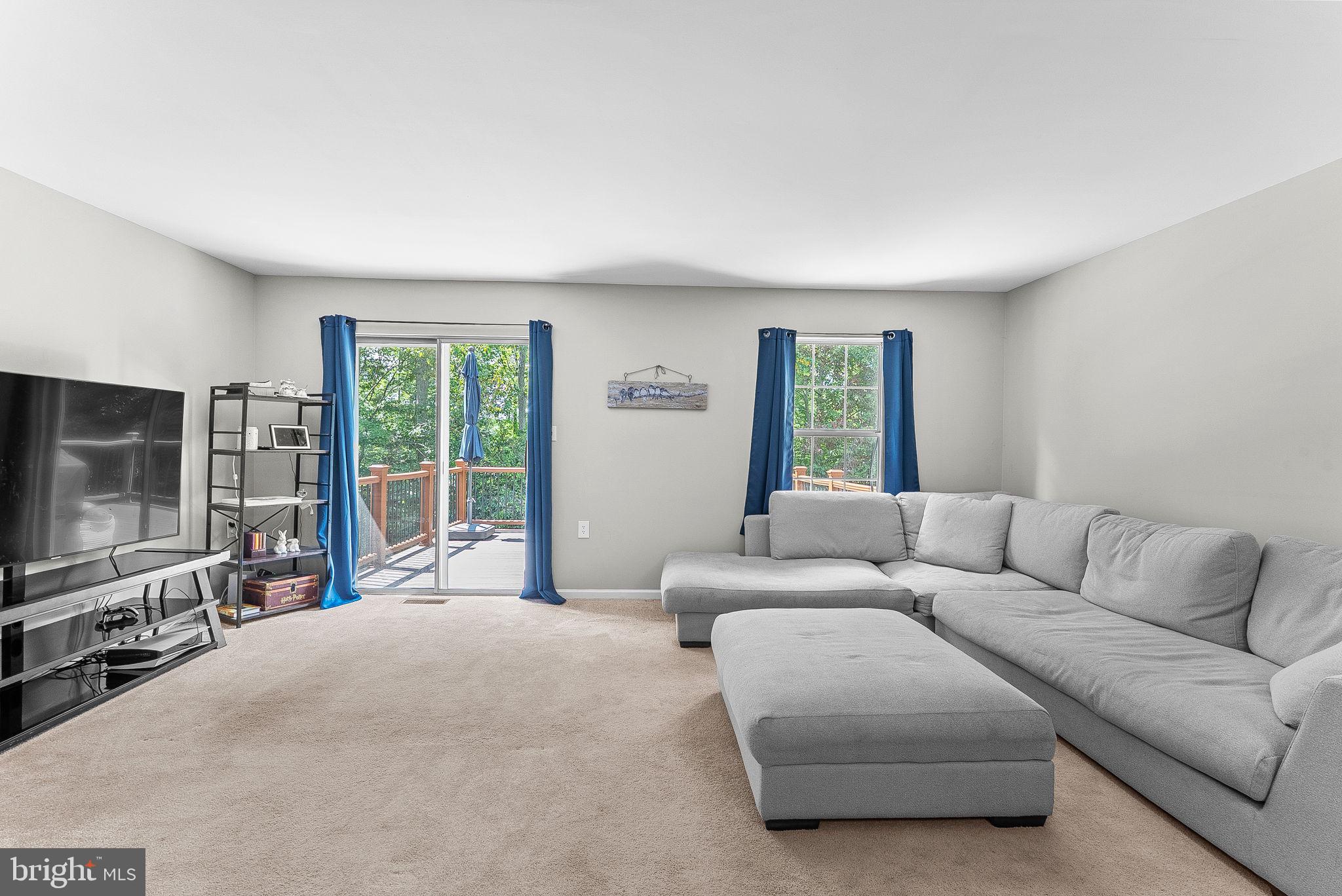 LAKE RIDGE - Residential