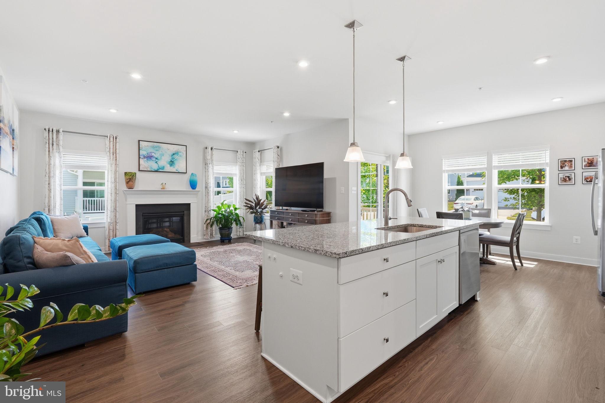 2418 KANAWHA LANE