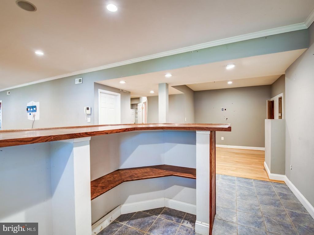 listing image 86