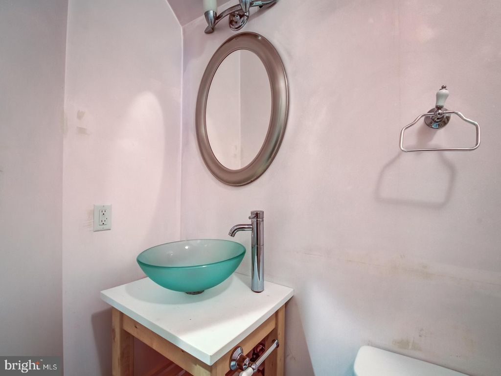 listing image 83