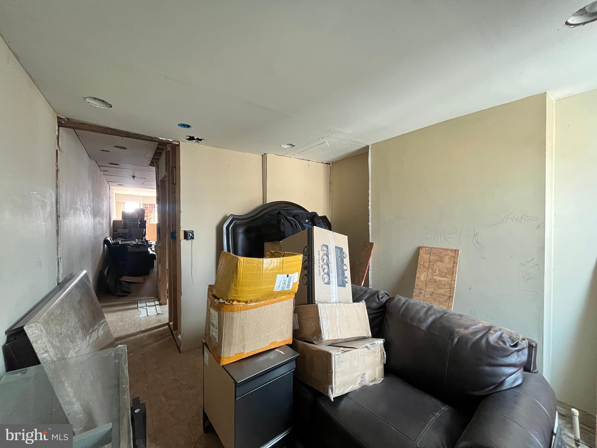 MONDAWMIN - Residential