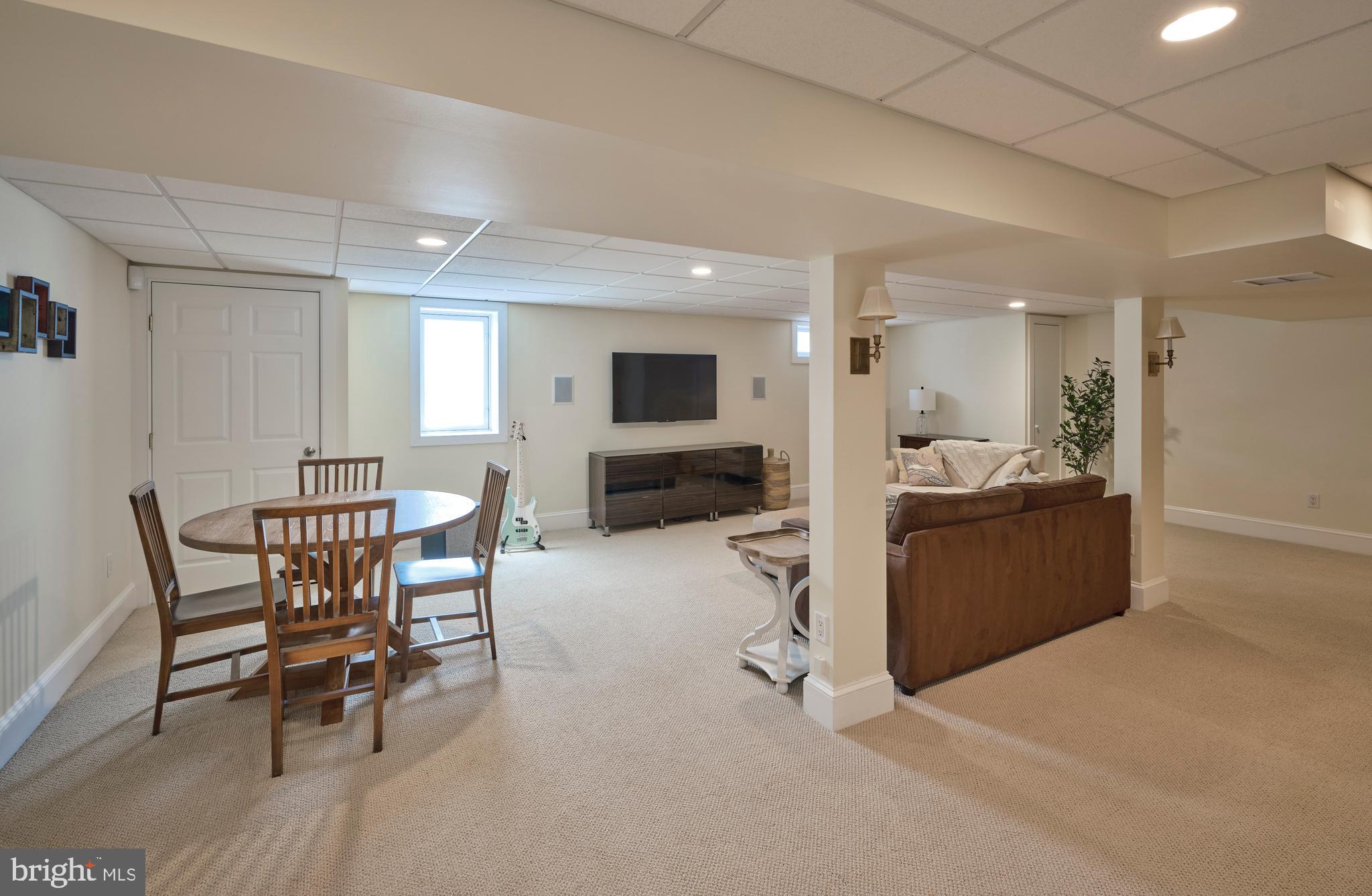 FOX HUNT ESTS - Residential