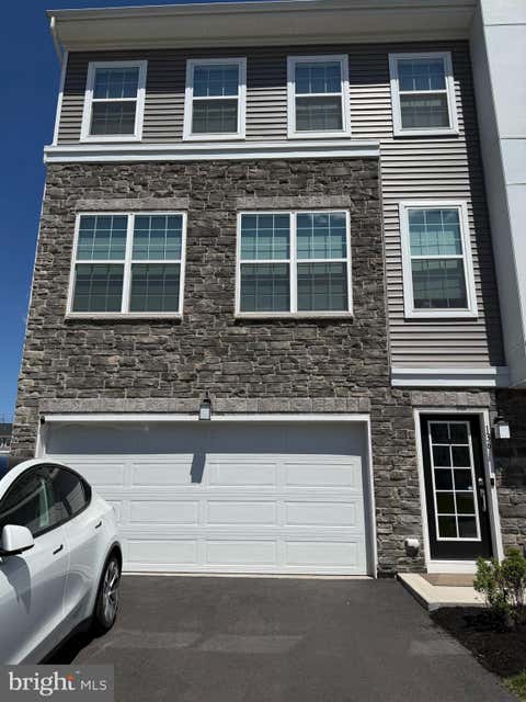 Townhouse For Rent - 136 Ada Hightower Avenue<br/> PENNINGTON, NJ 08534