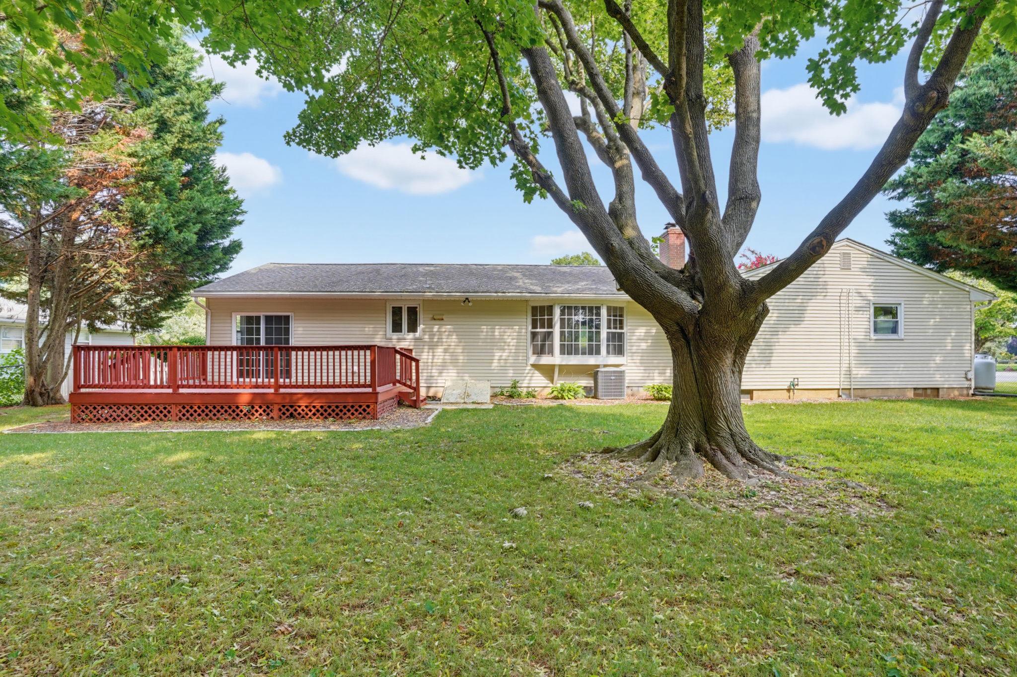 90 GREENVIEW DRIVE
