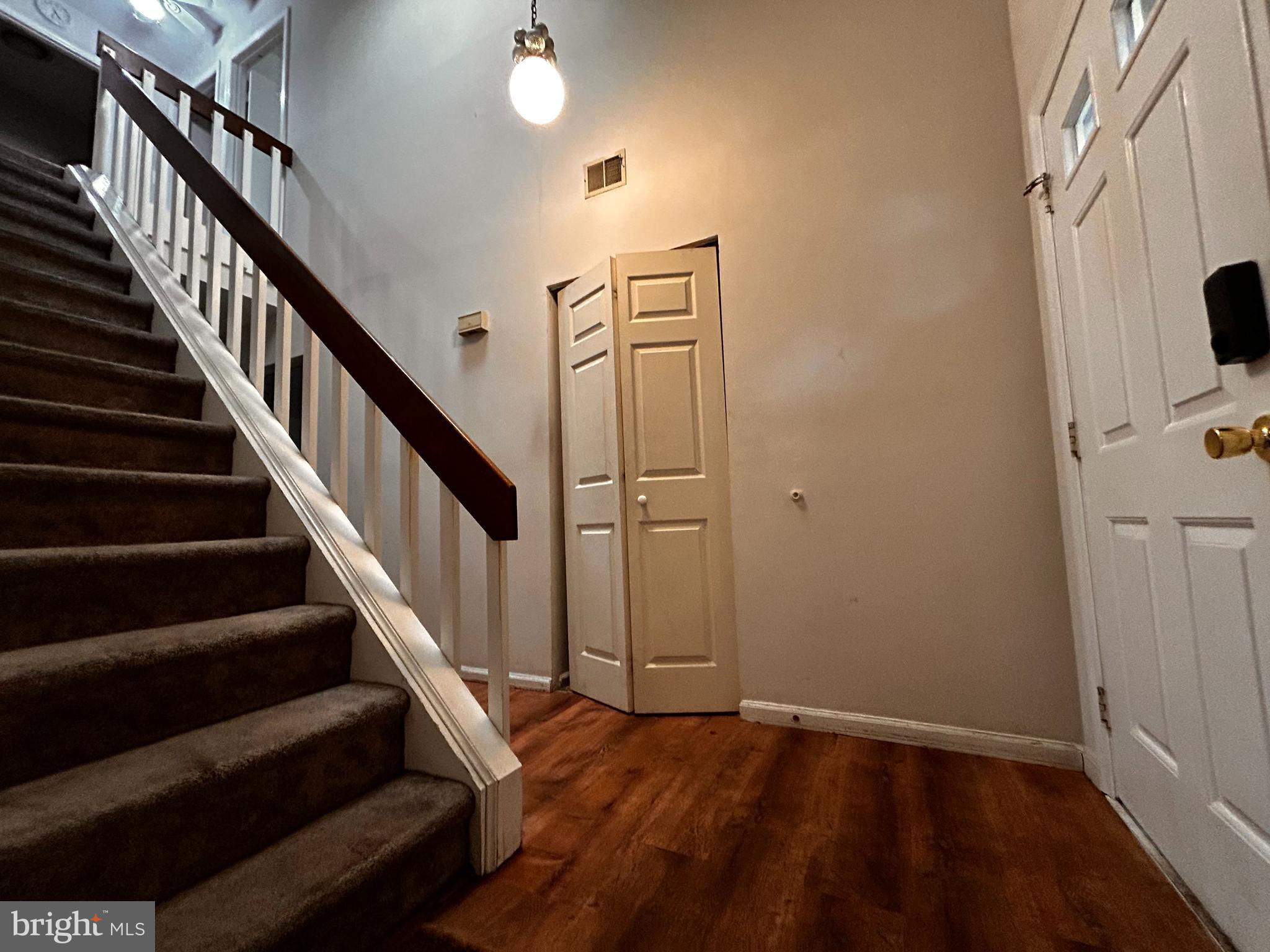 PINE CREST - Residential