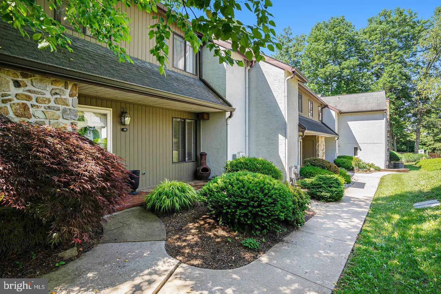 PINE CREST - Residential
