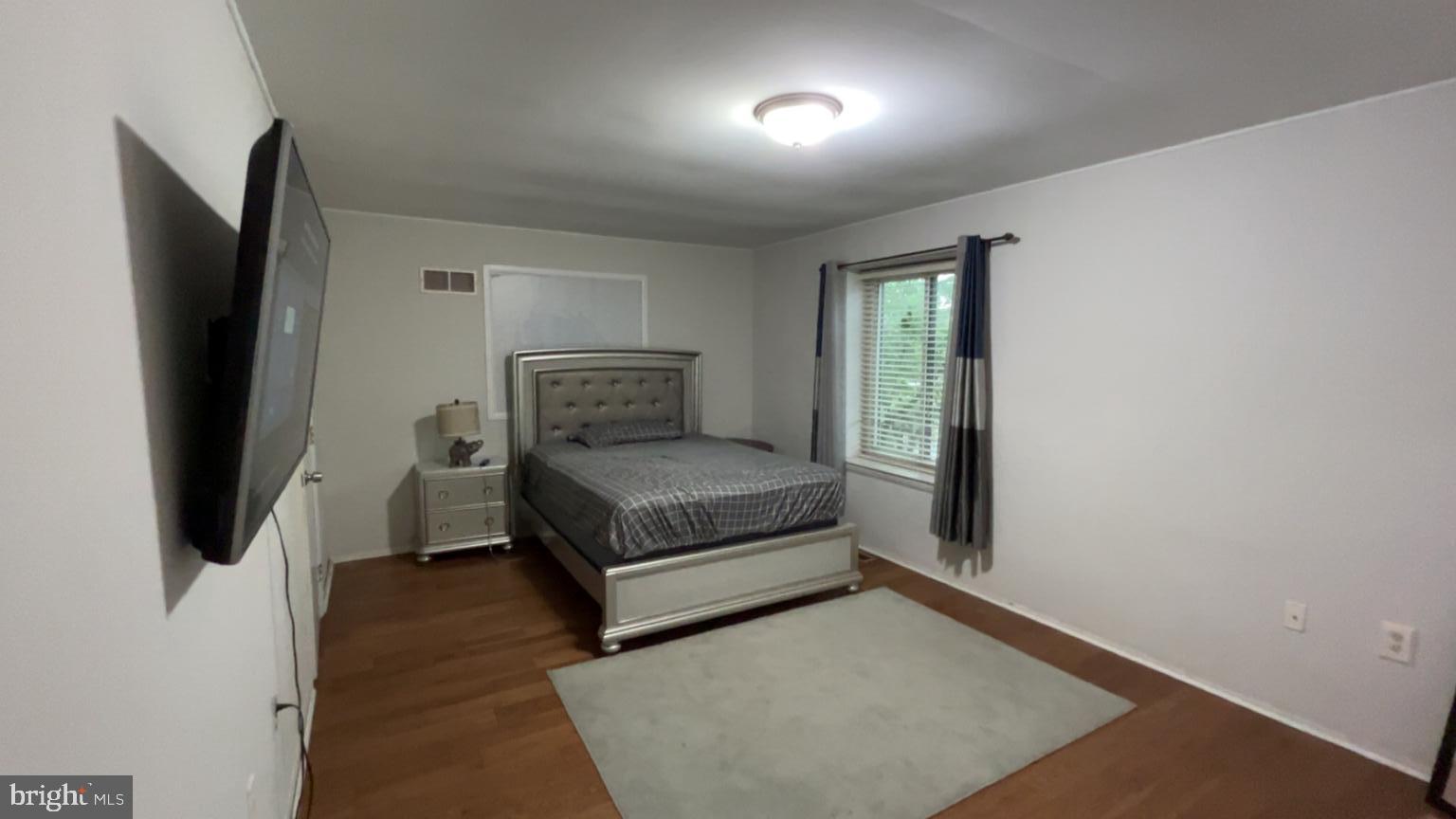 PINE CREST - Residential