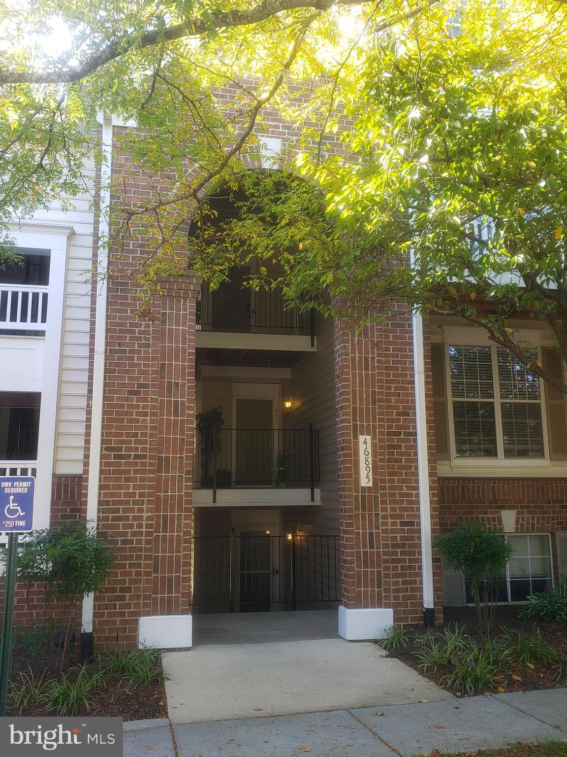 CHATHAM GREEN CONDOMINIUM - Residential Lease