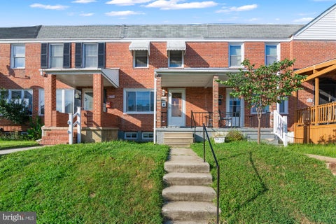 Townhouse For Sale - 7442 Edsworth Road<br/> DUNDALK, MD 21222