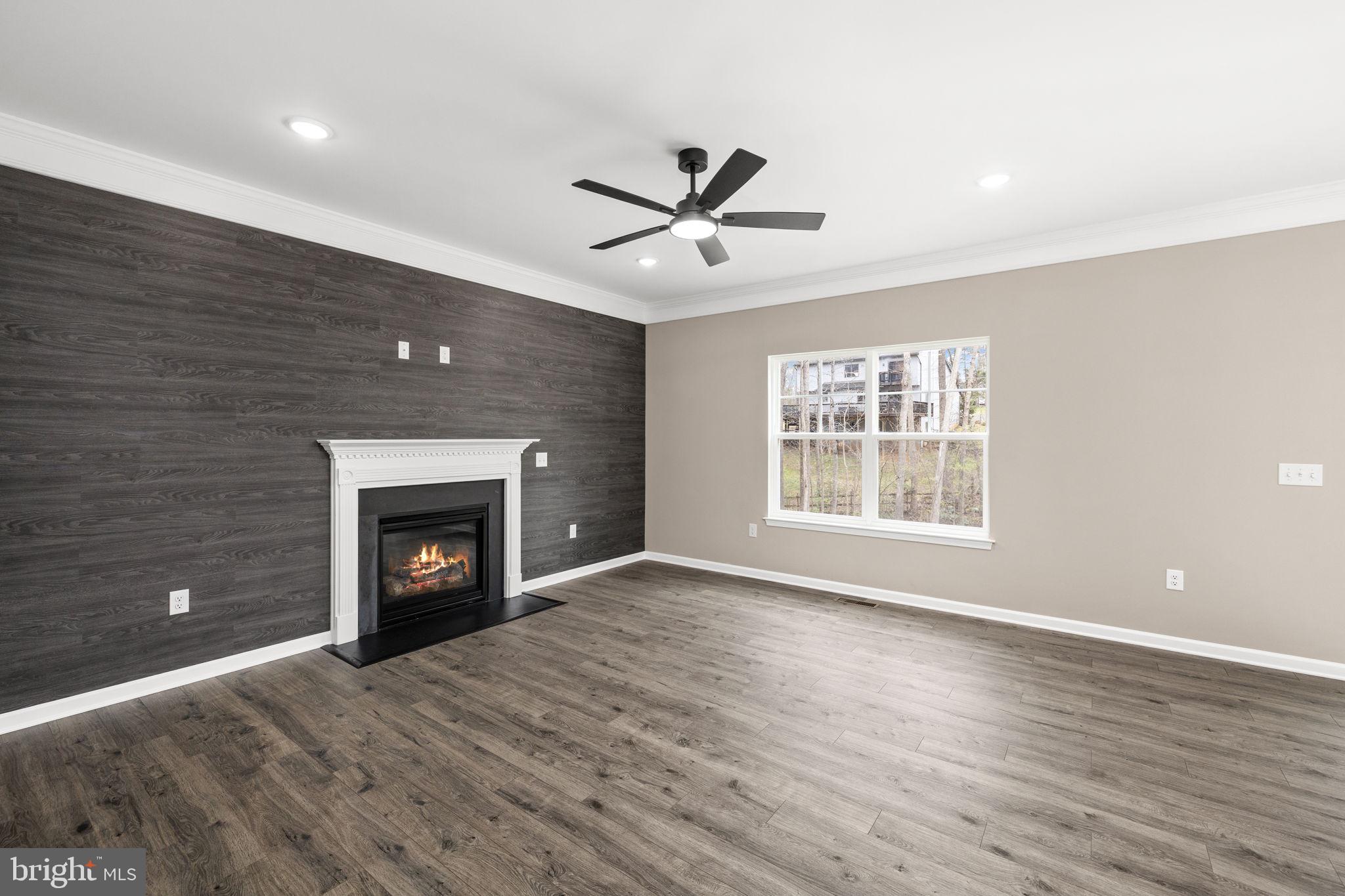 LAKE WILDERNESS - Residential