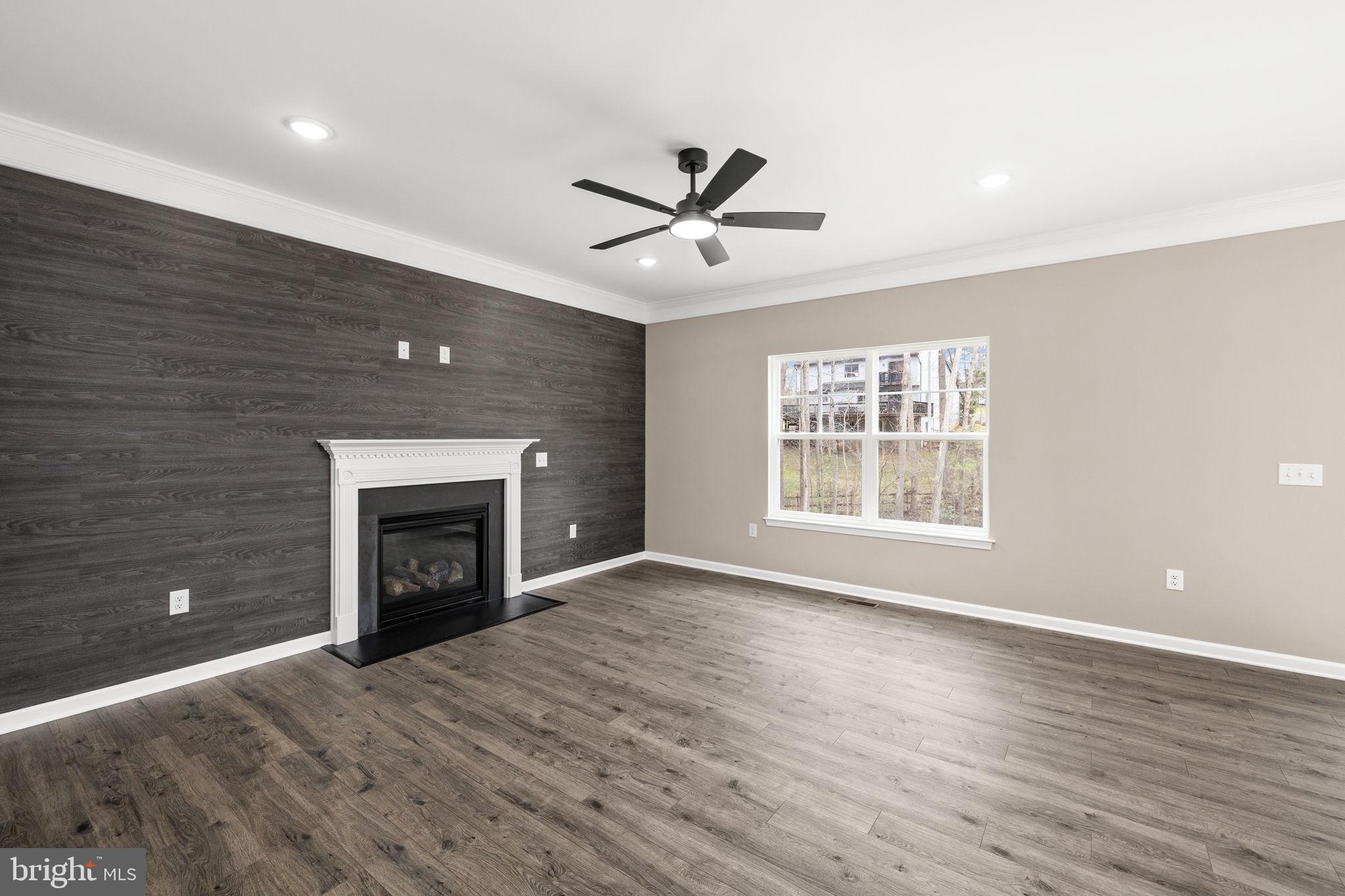 LAKE WILDERNESS - Residential