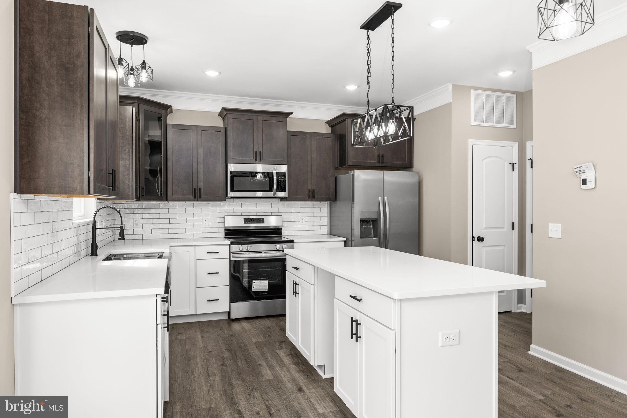 LAKE WILDERNESS - Residential