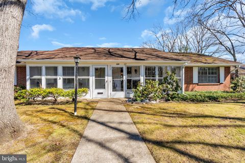 Condo For Sale - 62 Buckingham Drive #F<br/> LAKEWOOD, NJ 08701