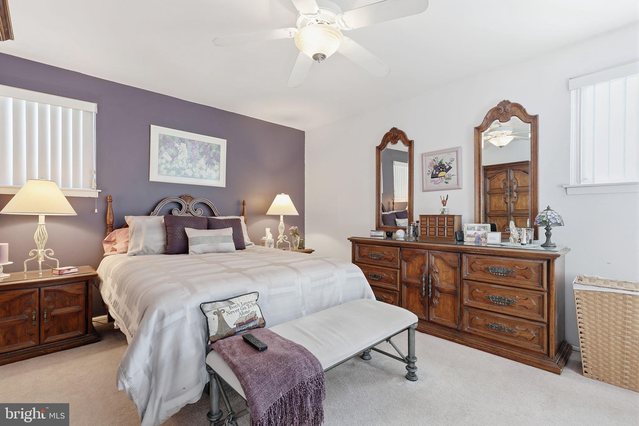 COUNTRY VIL AT CTR - Residential