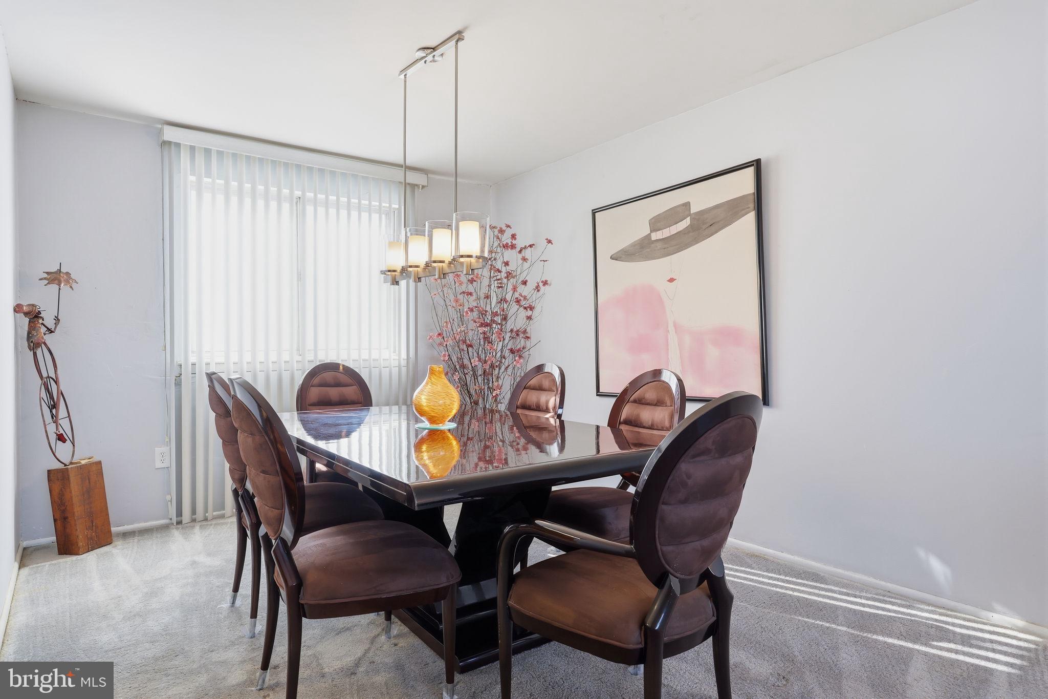 COUNTRY VIL AT CTR - Residential