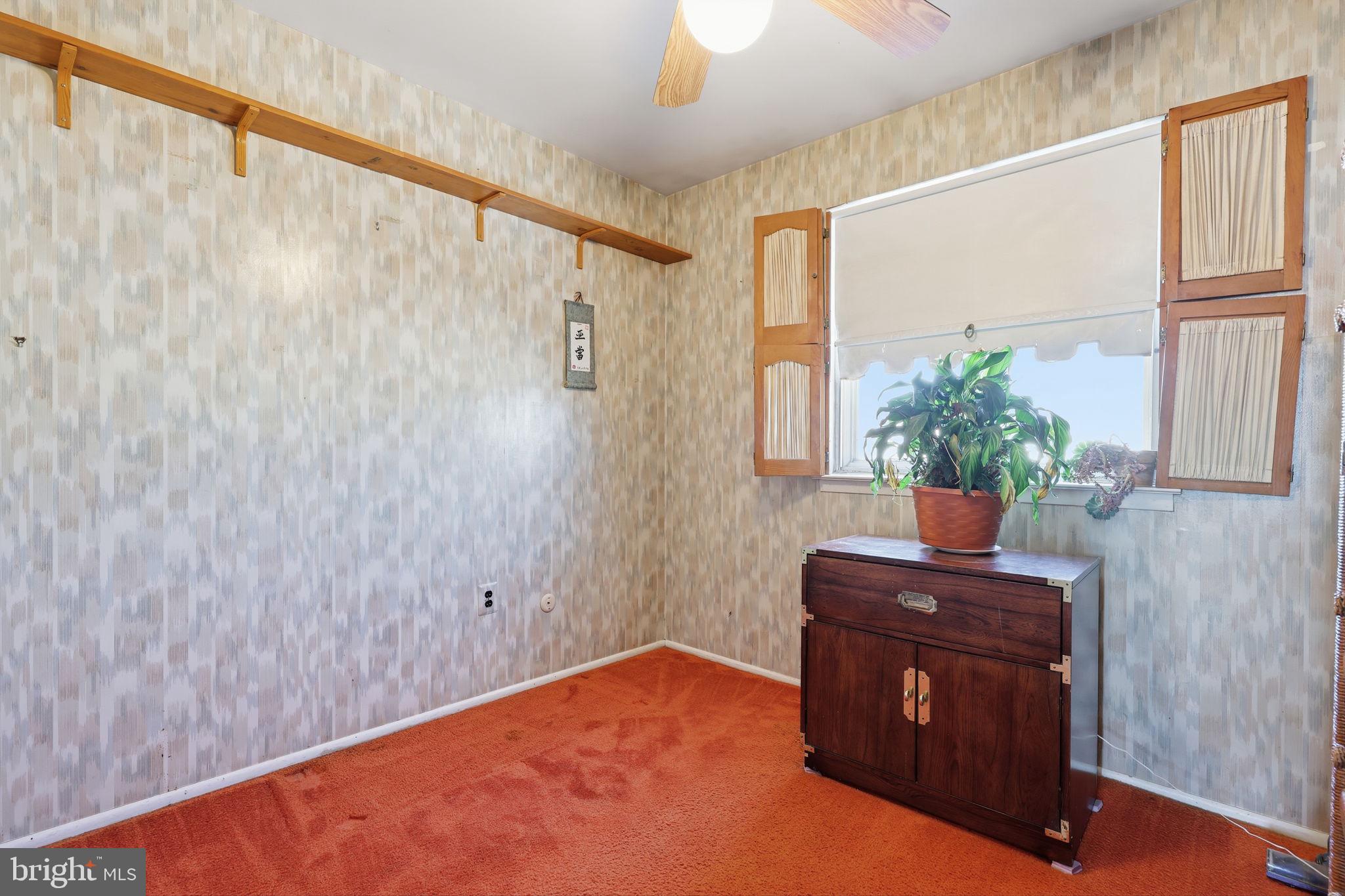 COUNTRY VIL AT CTR - Residential