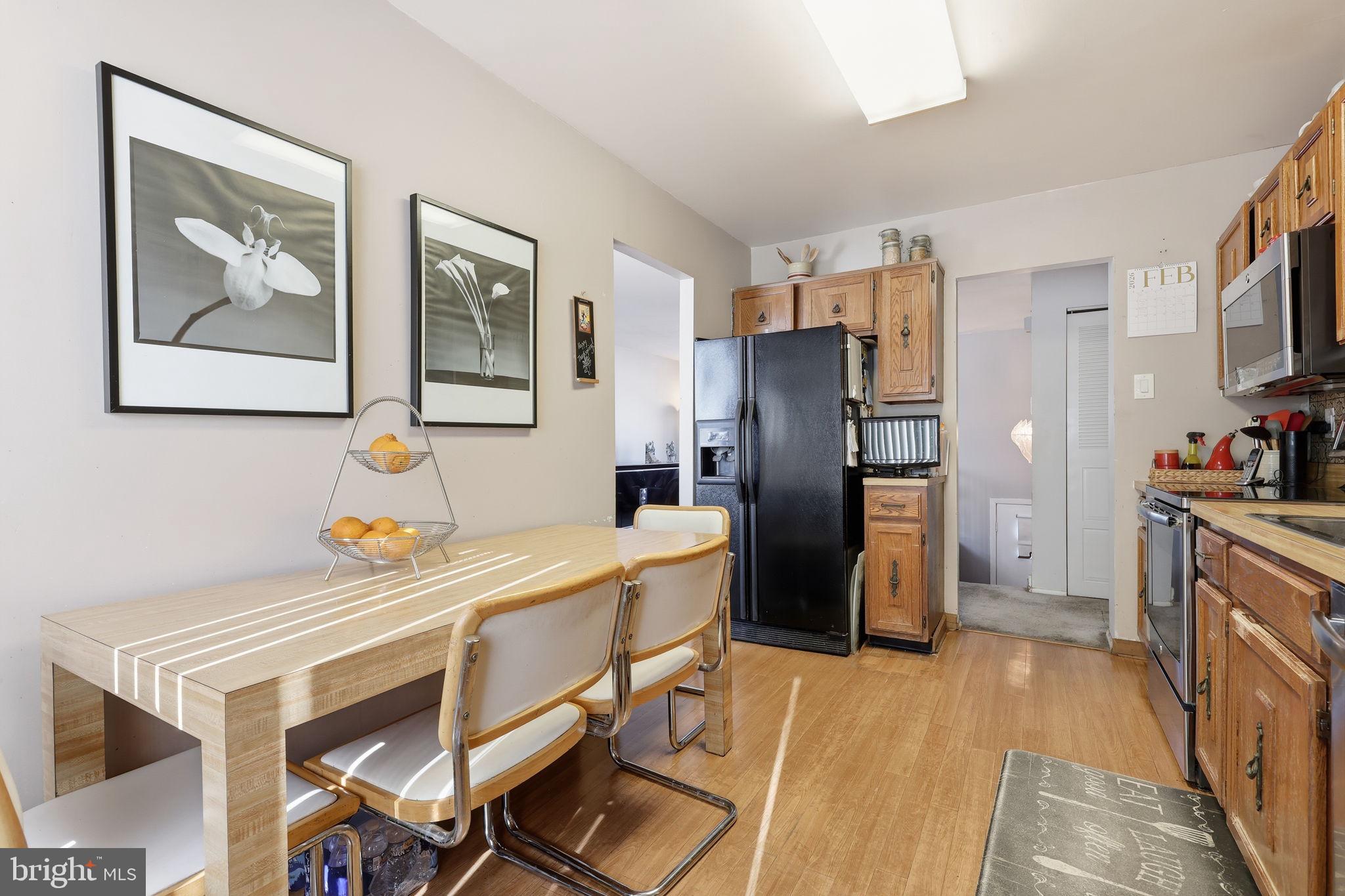 COUNTRY VIL AT CTR - Residential