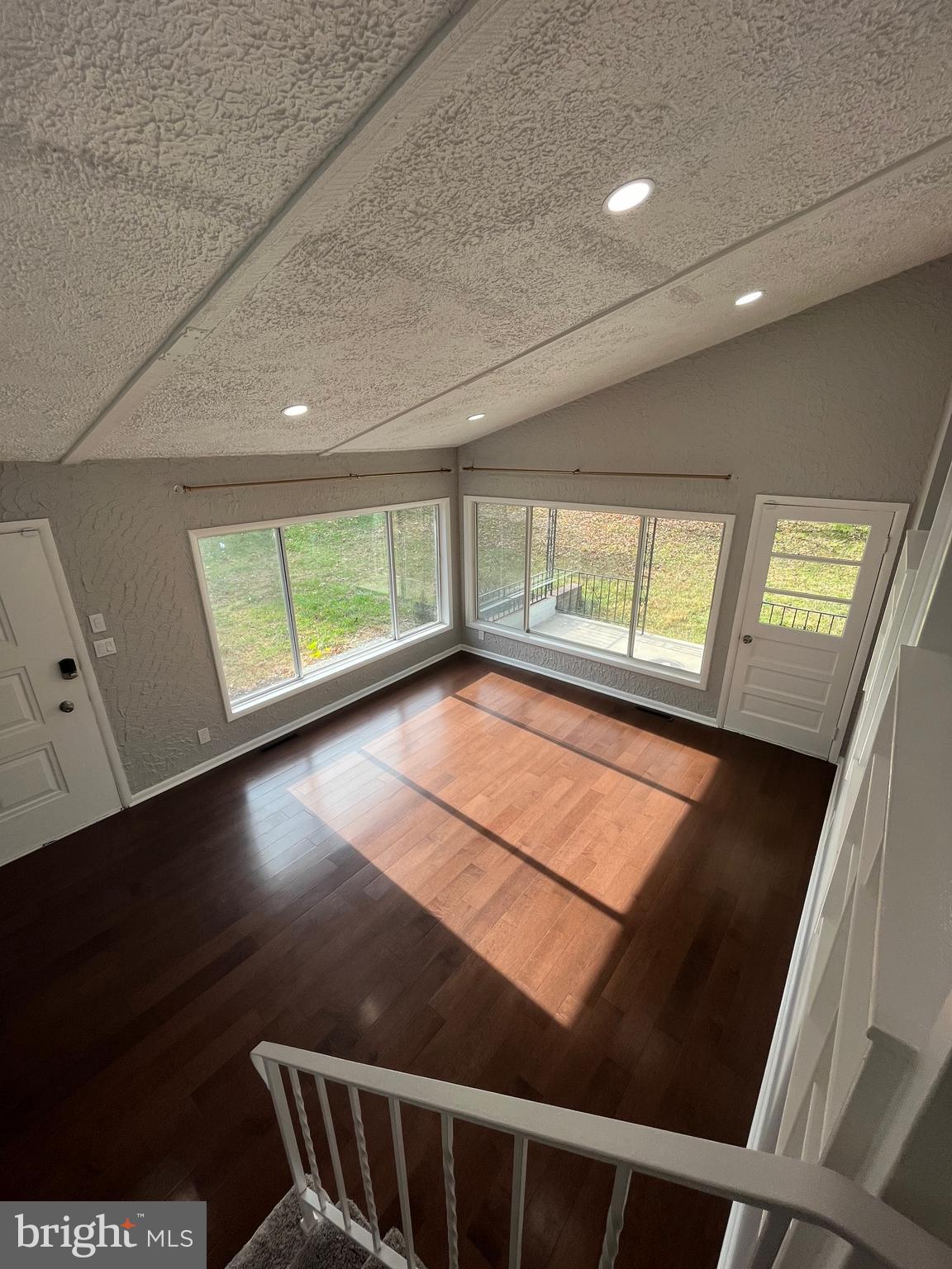 FERNDALE - Residential Lease