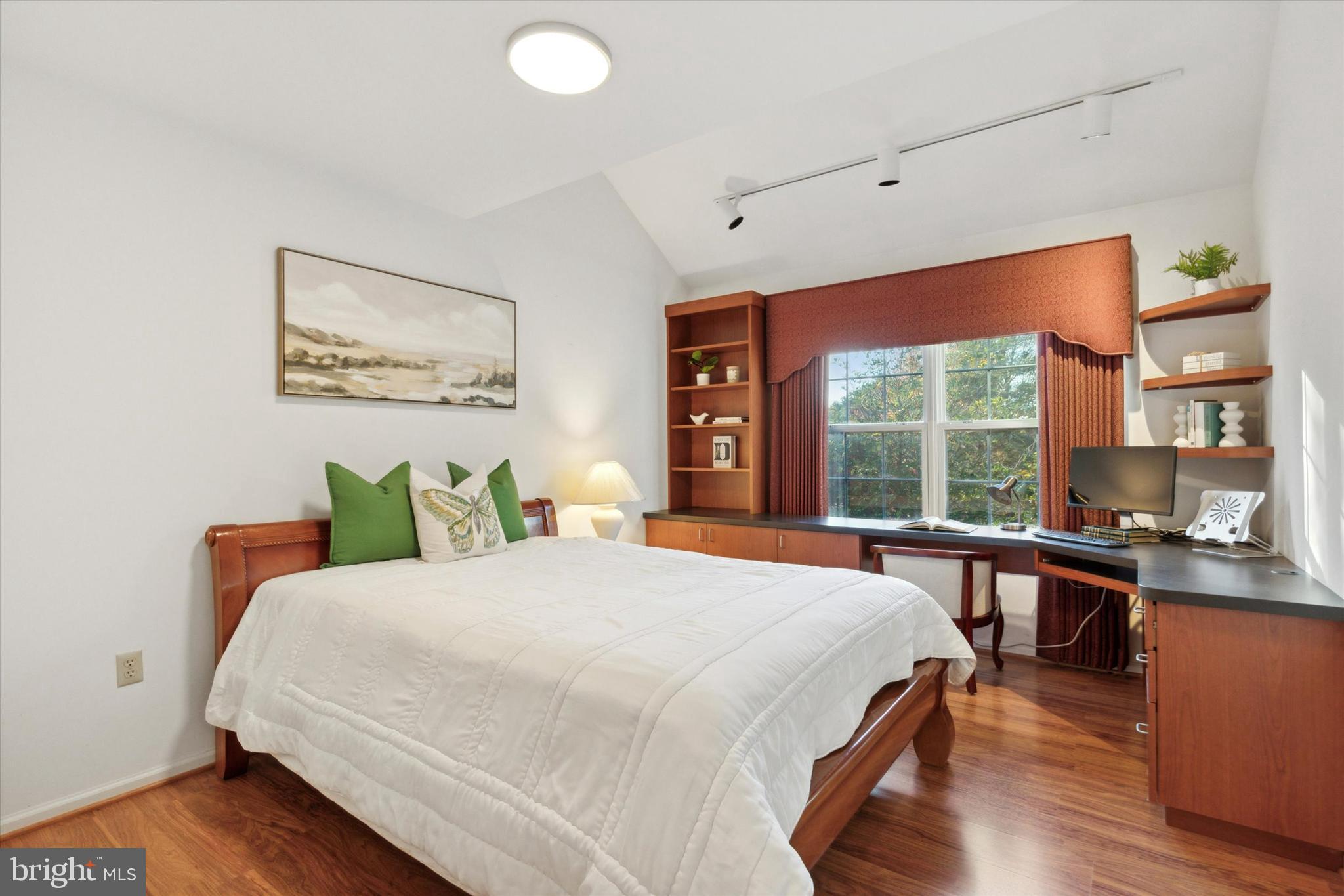 CENTER POINT FARM - Residential