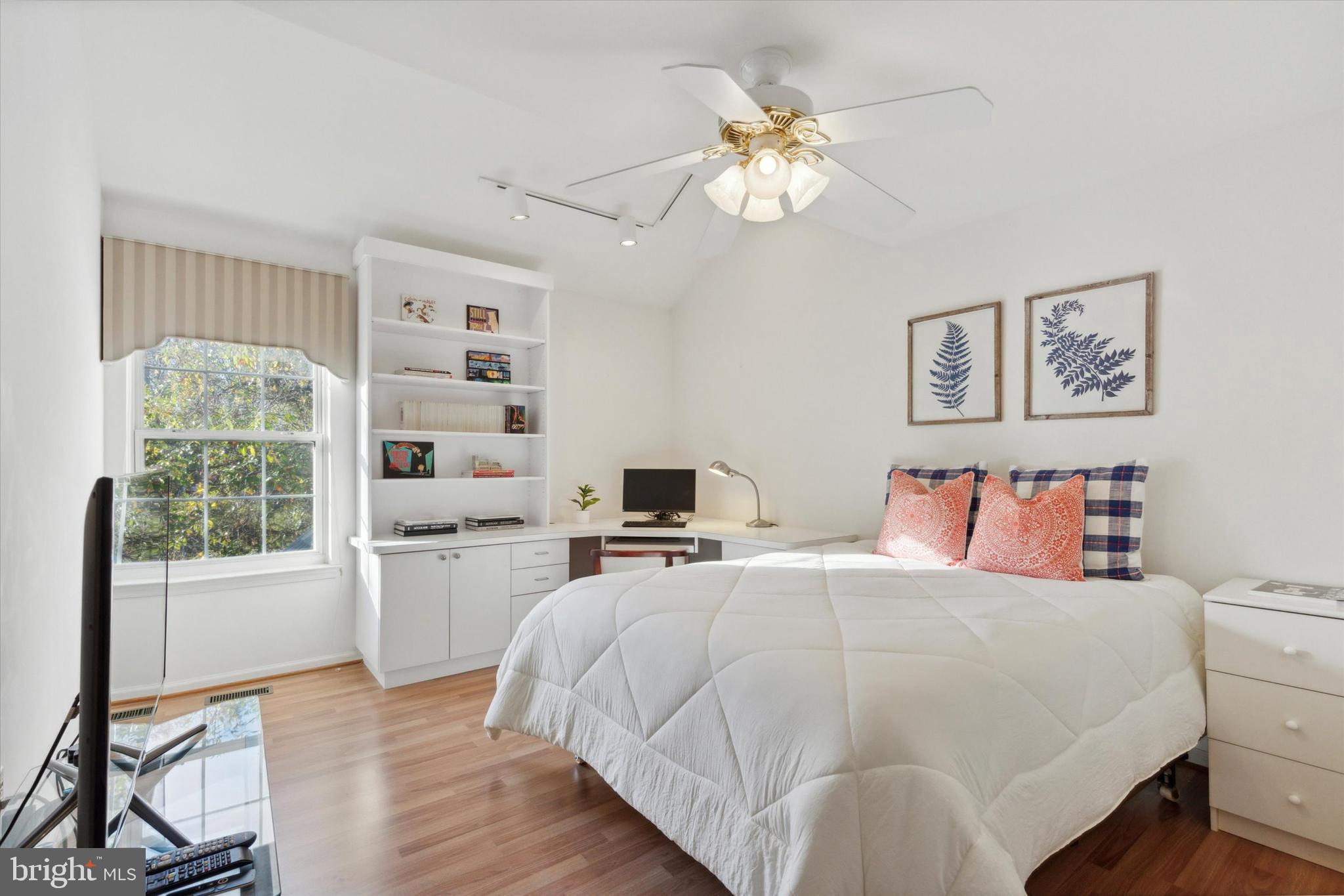 CENTER POINT FARM - Residential