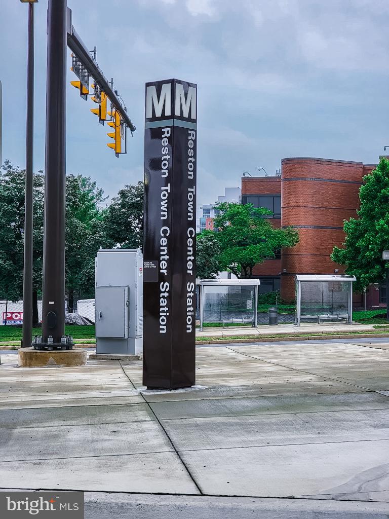 VANTAGE HILL - Residential Lease