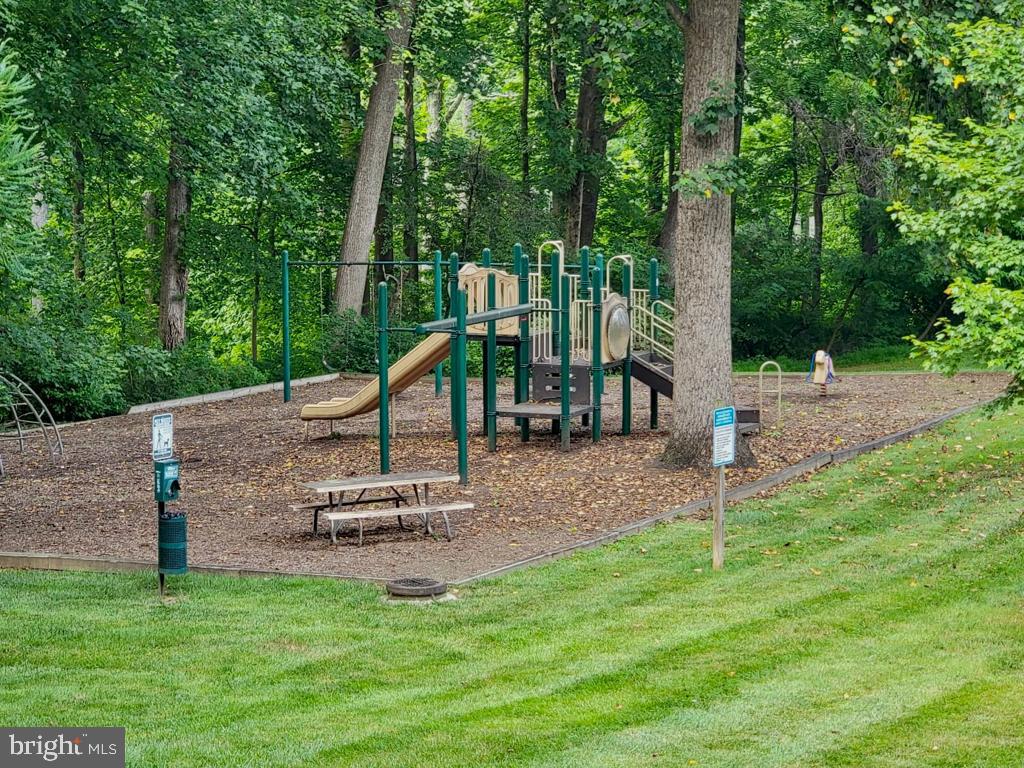 VANTAGE HILL - Residential Lease