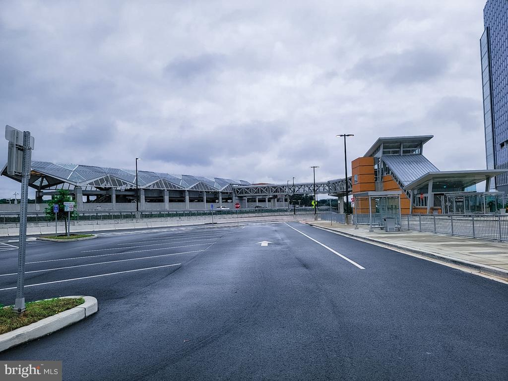 VANTAGE HILL - Residential Lease