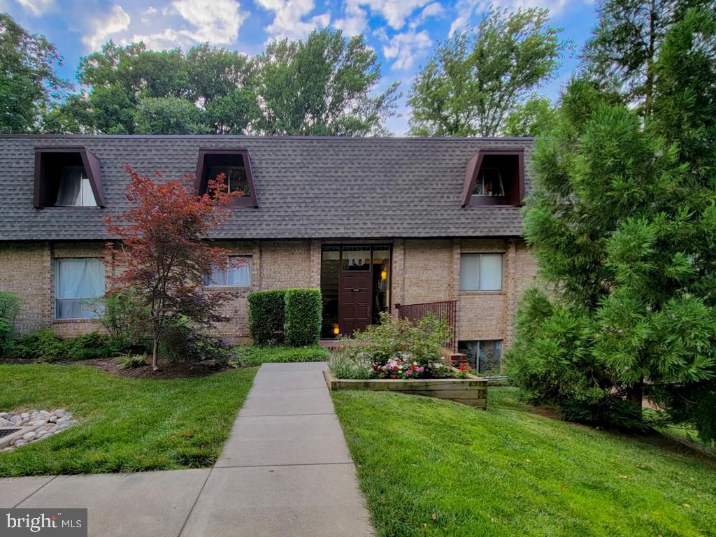 VANTAGE HILL - Residential Lease