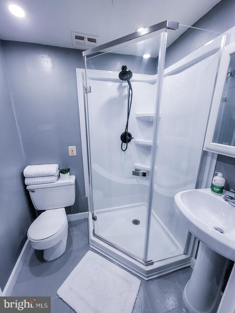 VANTAGE HILL - Residential Lease