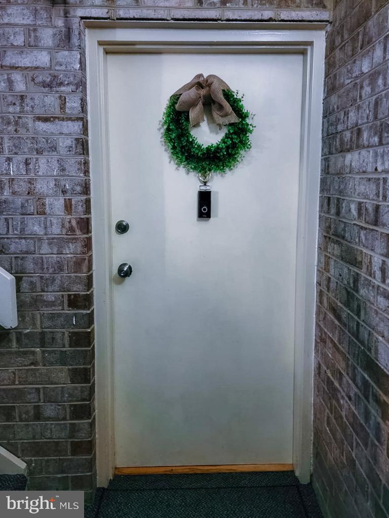 VANTAGE HILL - Residential Lease