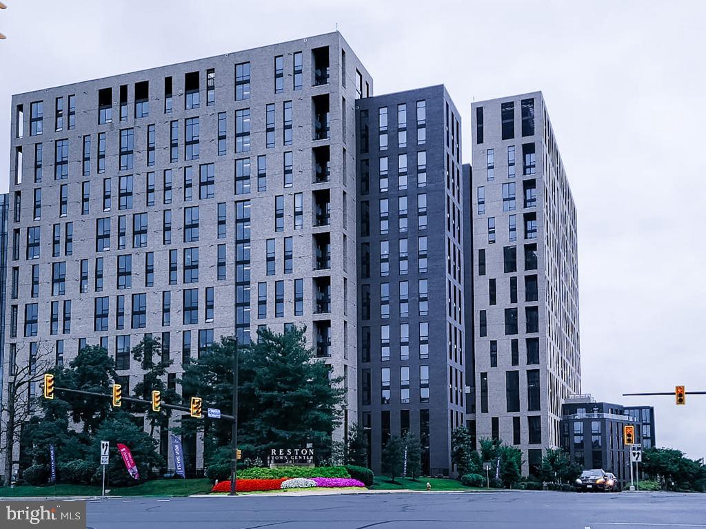 VANTAGE HILL - Residential Lease