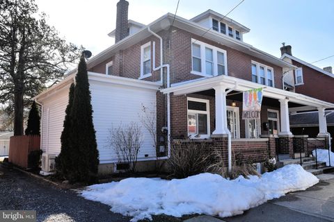 Townhouse For Sale - 630 Walnut Street<br/> Lehigh County, EMMAUS, PA 18049