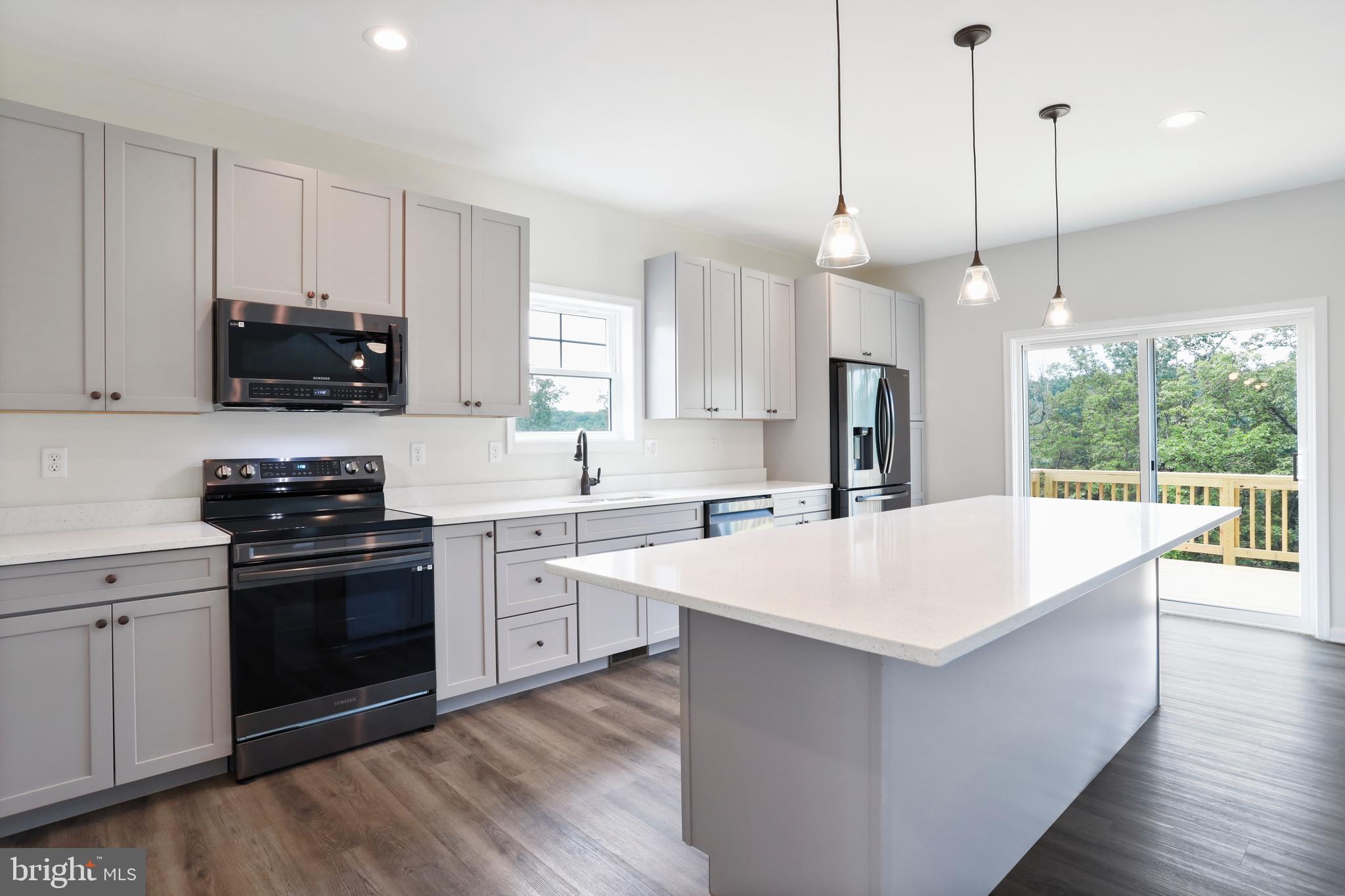 MIDDLE CREEK VISTAS - Residential