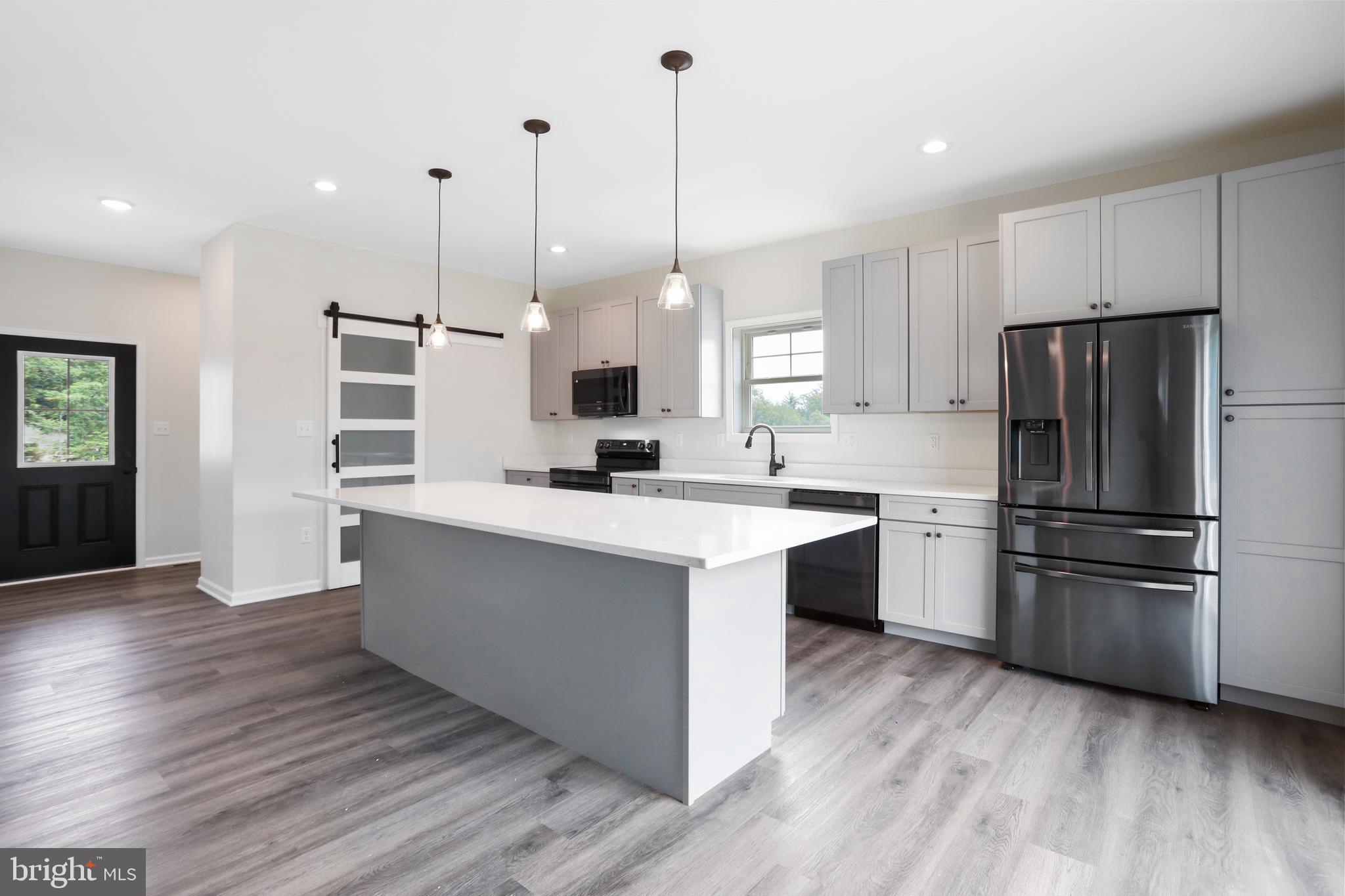 MIDDLE CREEK VISTAS - Residential