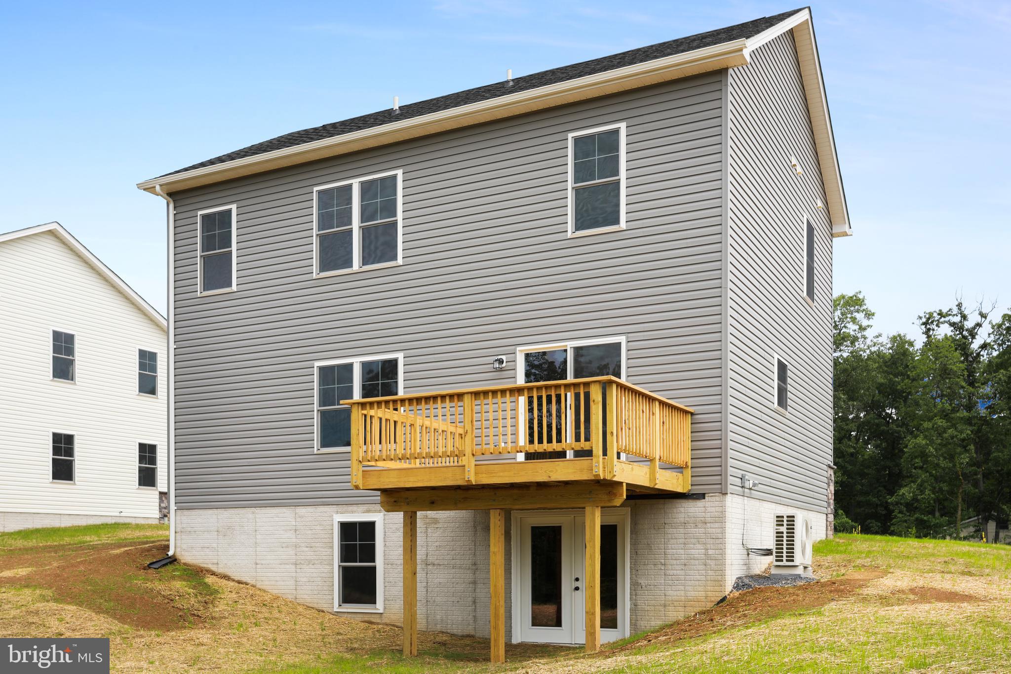 MIDDLE CREEK VISTAS - Residential