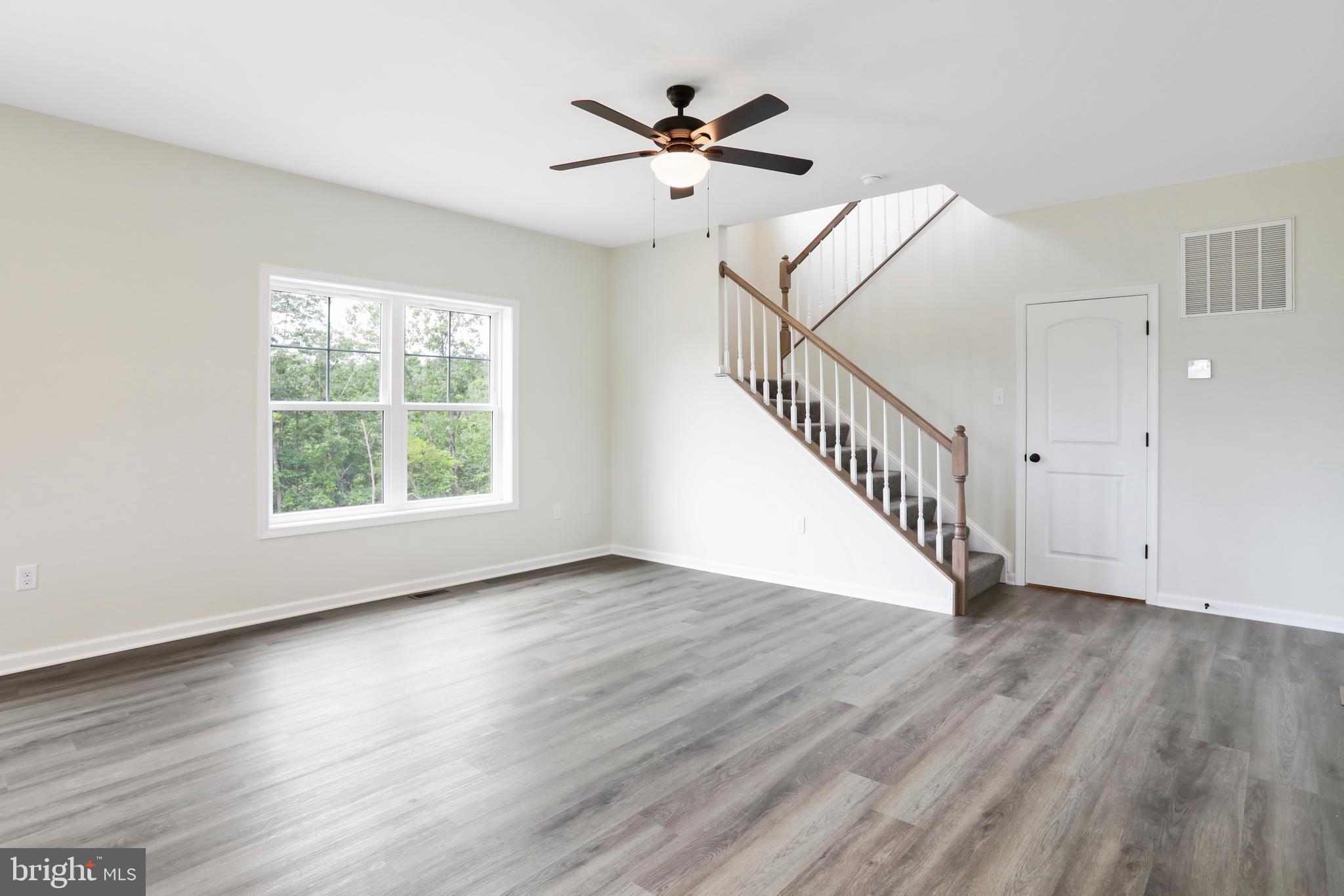 MIDDLE CREEK VISTAS - Residential