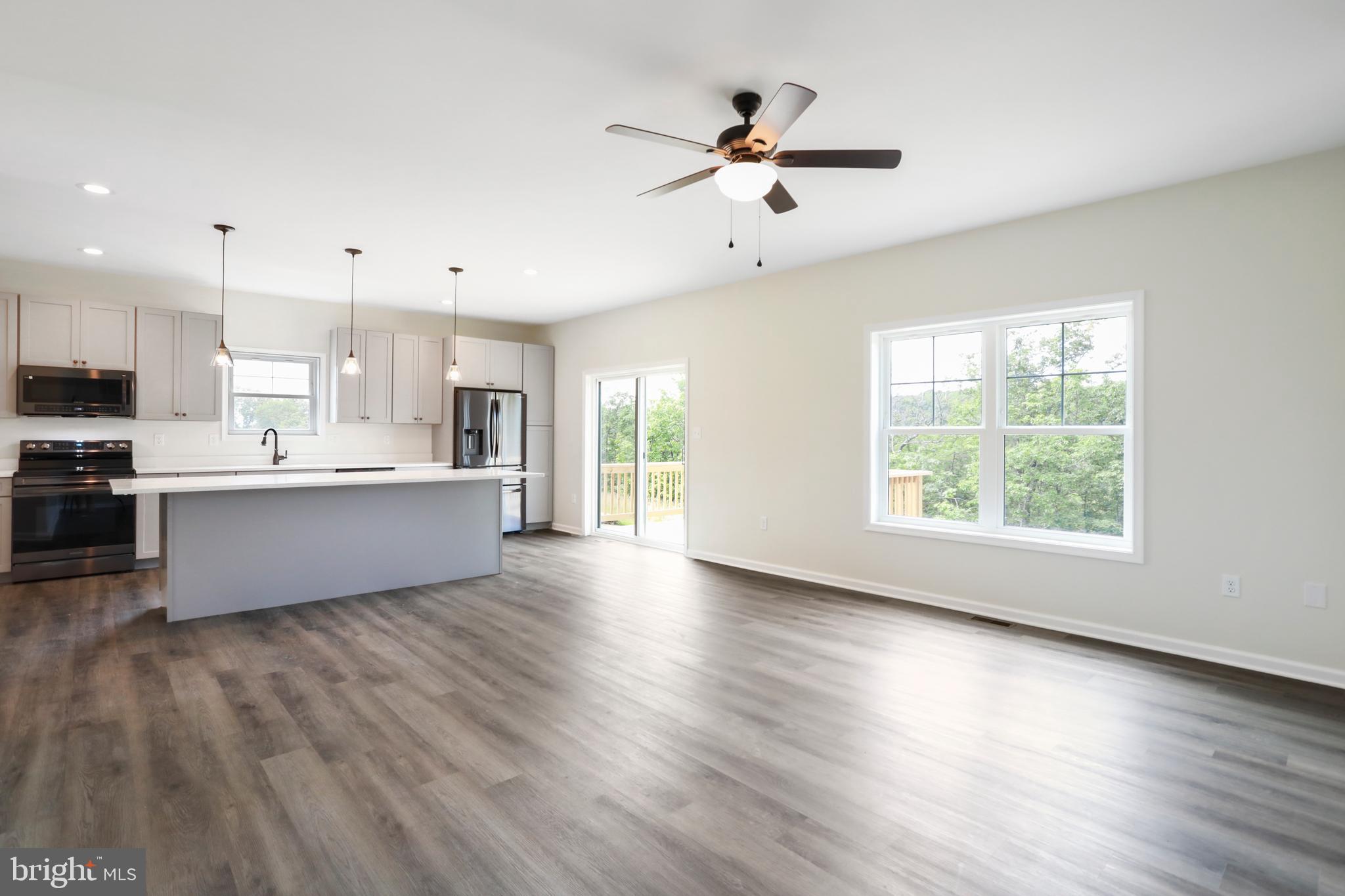 MIDDLE CREEK VISTAS - Residential