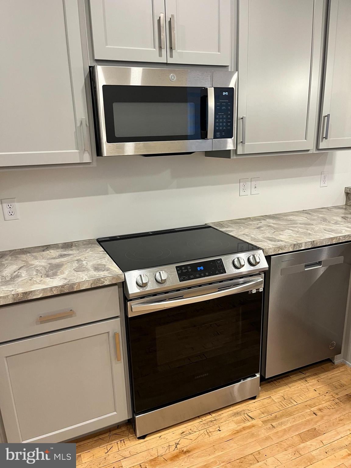 1209 PENN AVE 1