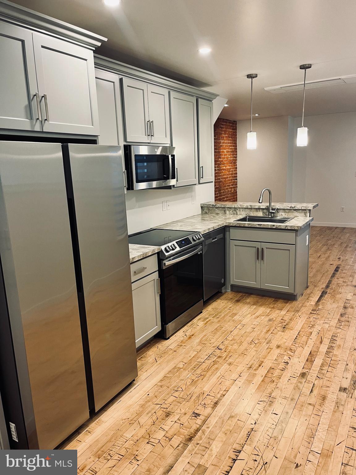 1209 PENN AVE 1