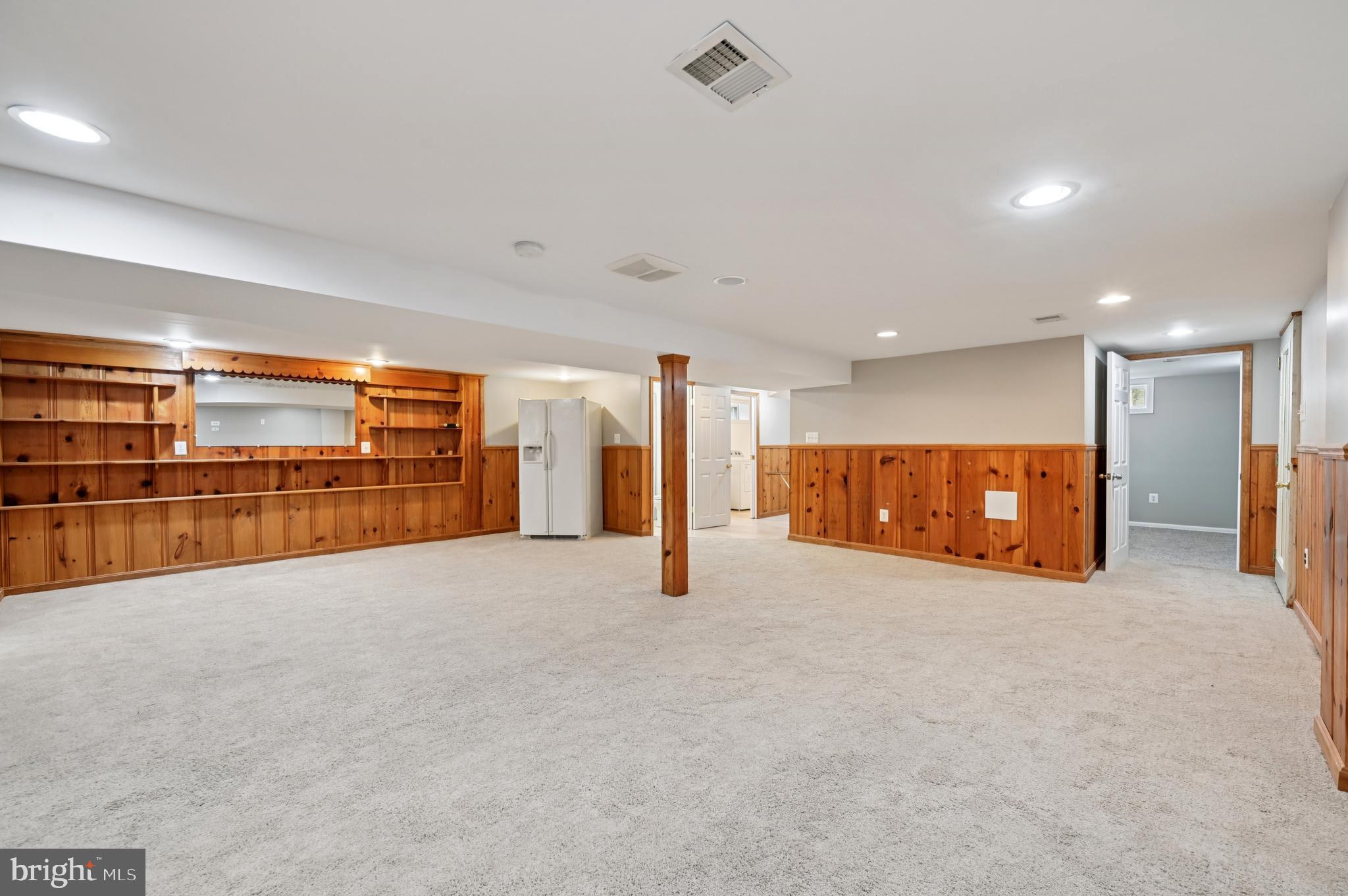 814 MANHATTAN BEACH ROAD