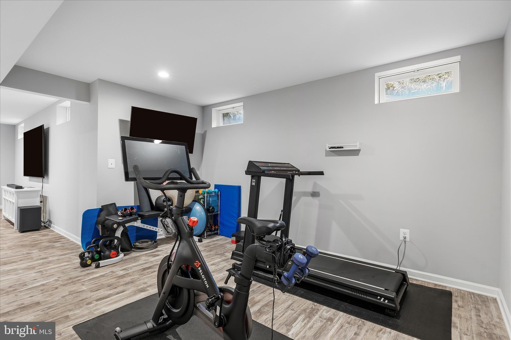 WAVERLY FARM - Residential