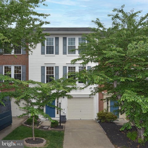Photo of 109 Shirley Square SE, LEESBURG, VA 20175 (MLS # VALO2126148)