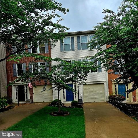 Photo of 109 Shirley Square SE, LEESBURG, VA 20175 (MLS # VALO2126148)