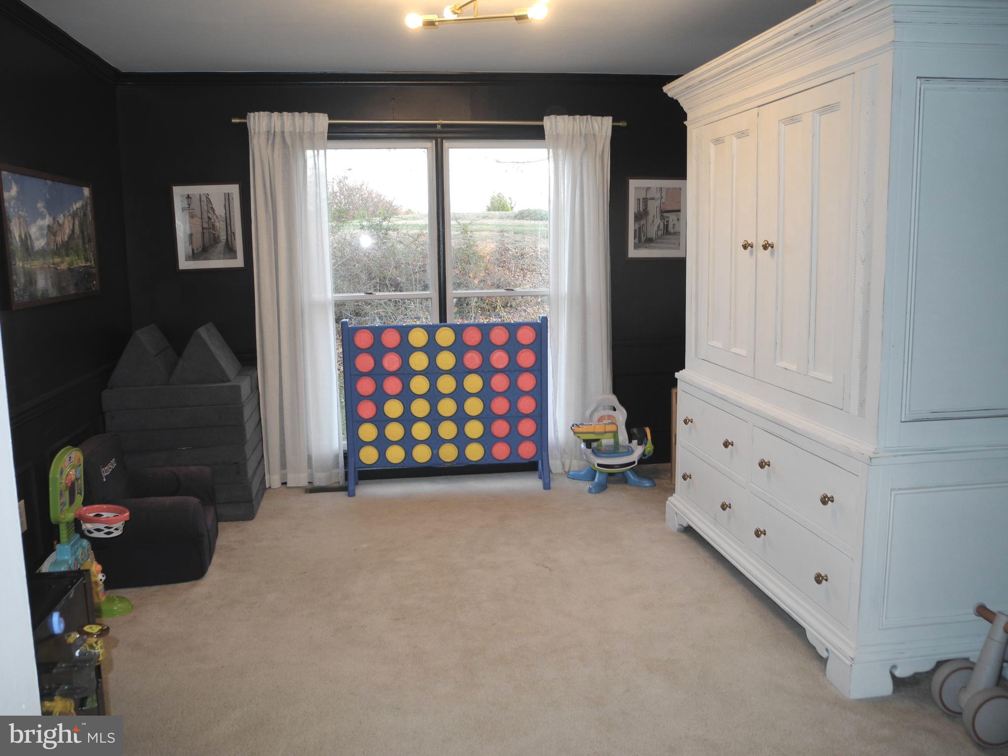 FOXLEIGH MEADOWS - Residential