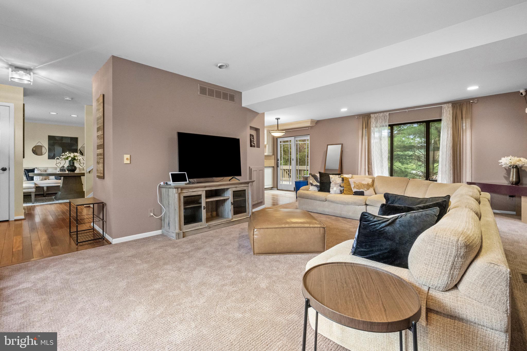 3 OAK HILL COURT