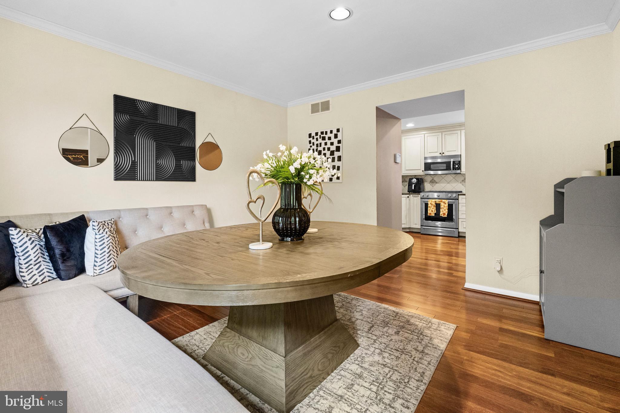 3 OAK HILL COURT