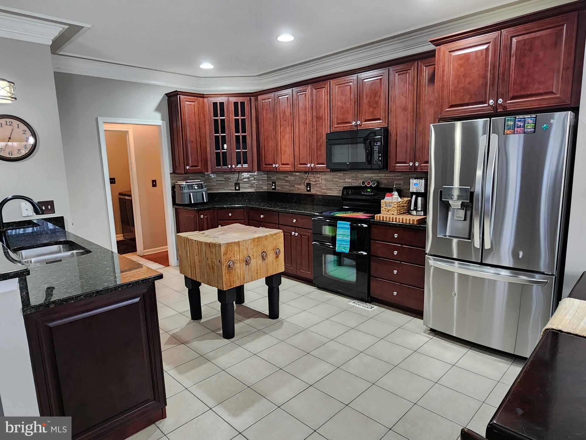 APPLE KNOLLS - Residential