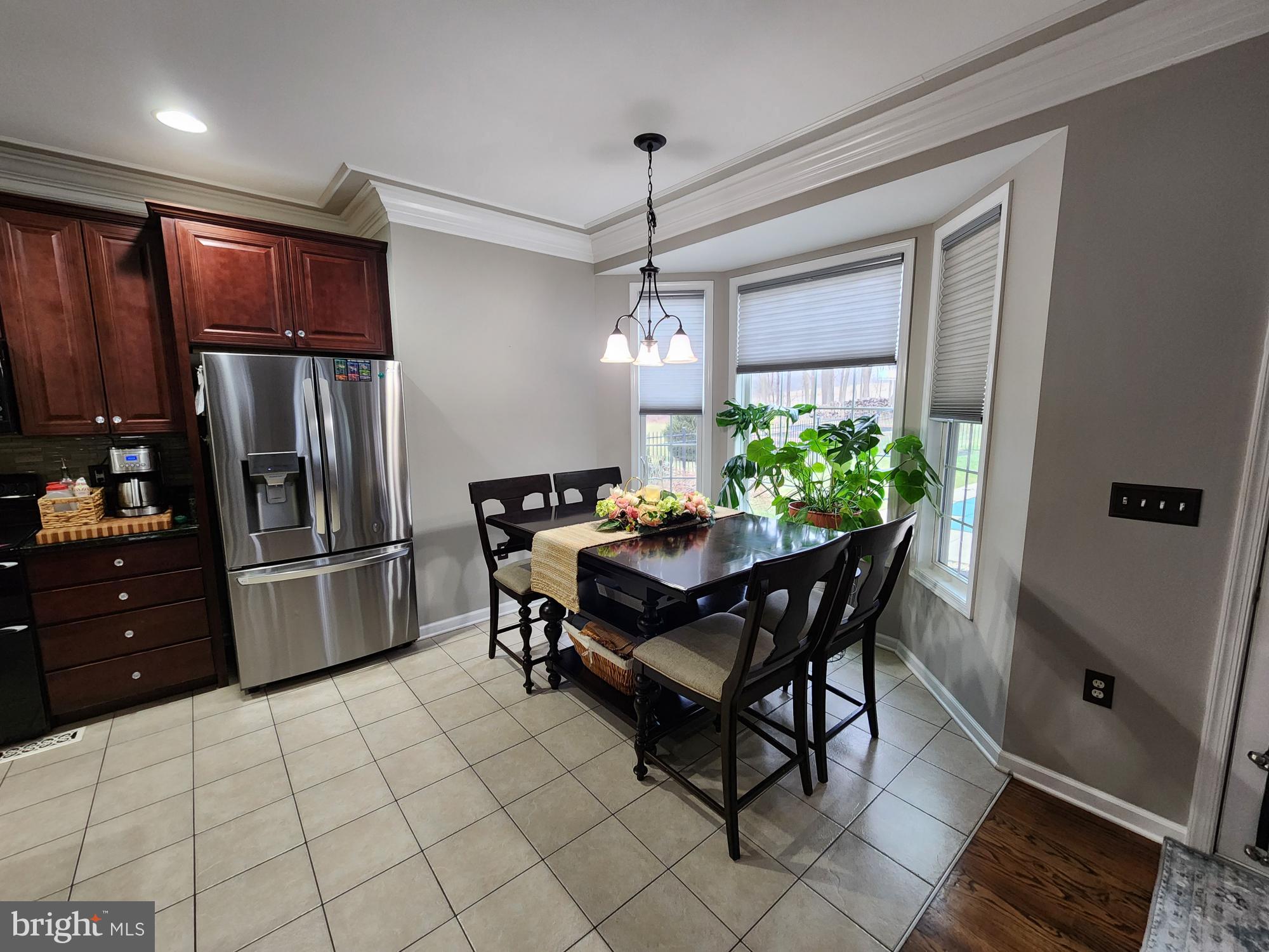 APPLE KNOLLS - Residential